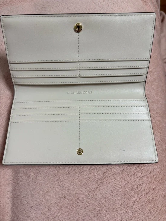 Michael Kors Beige Signature MK Continental Wallet with Gold Logo - Picture 3 of 7